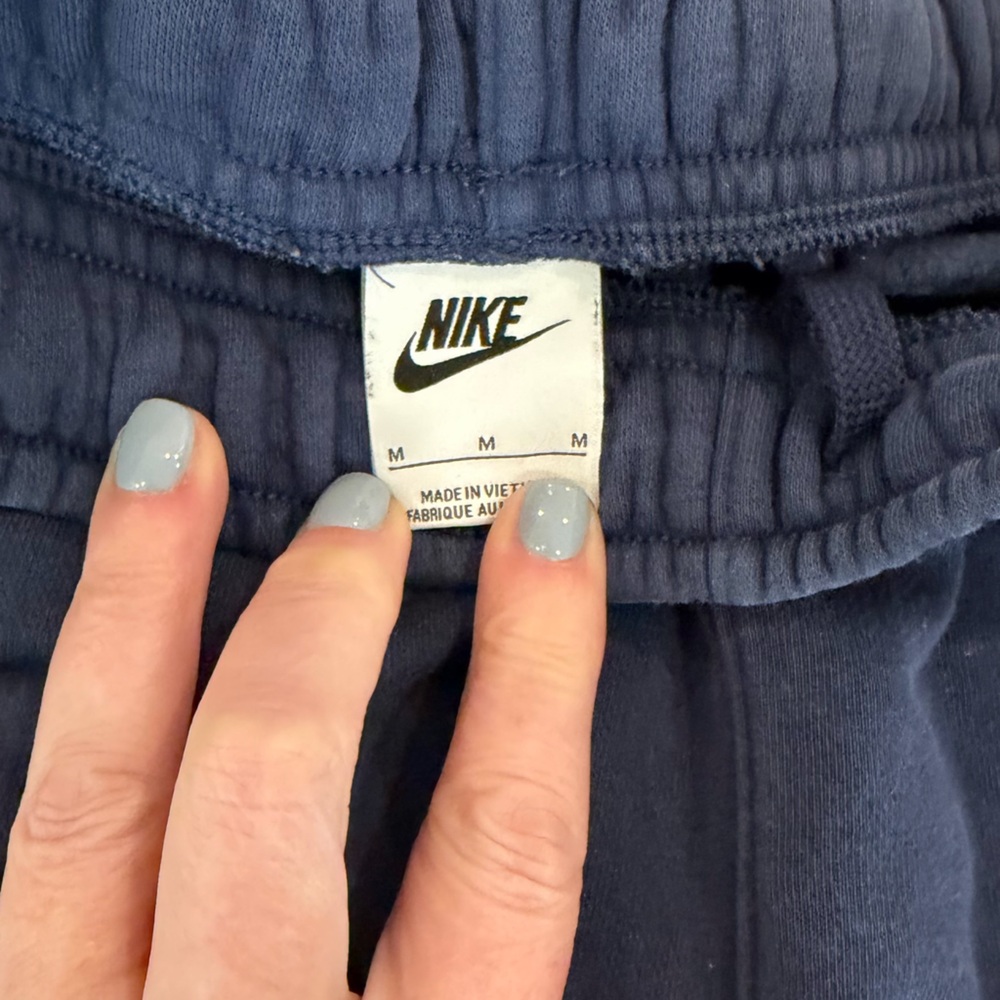 Nike Men’s Dark Navy Joggers with Elastic Waist